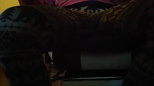 Snapshot of qoooqing67 chatting on December 6, 5:47 am qoooqing67 online show from December 6, 5:47 am