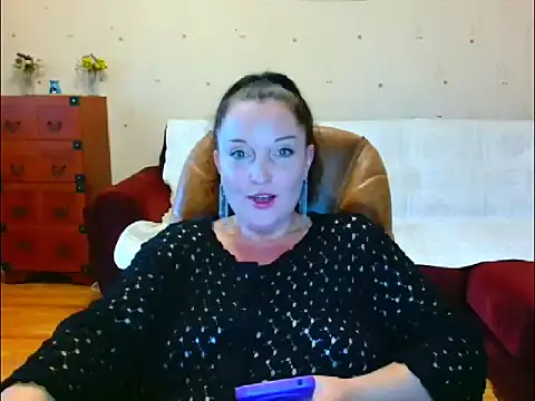 Alice3694 online show from September 17, 6:15 am