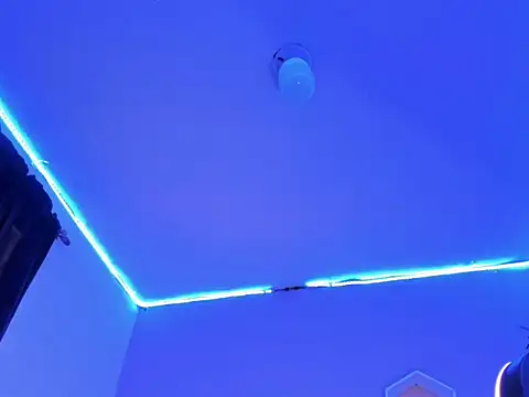 ASIAM BRUNET online show from March 12, 2:43 pm