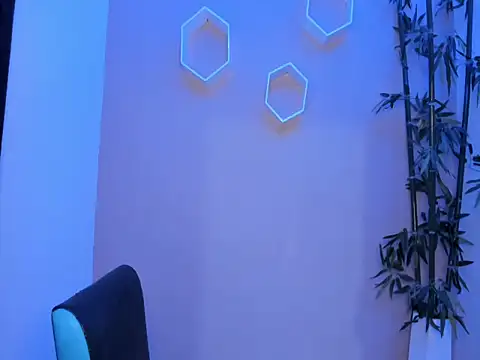 ASIAM BRUNET online show from February 9, 5:11 pm