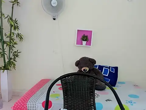 ASIAM BRUNET online show from November 5, 2:31 pm