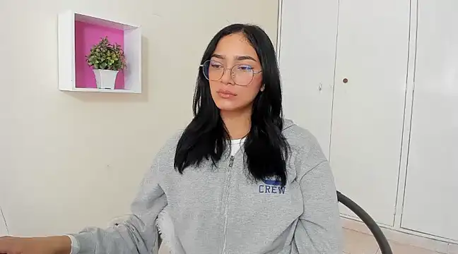 ASIAM BRUNET online show from March 3, 1:12 pm