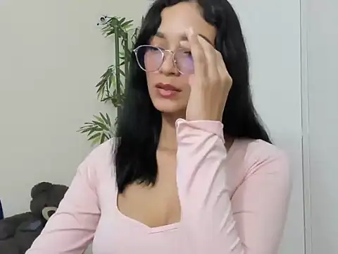 ASIAM BRUNET online show from November 27, 7:03 pm