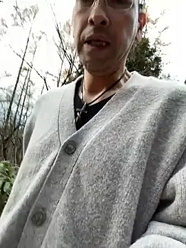 Snapshot of Hideen-real-face chatting on November 21, 6:23 am Hideen-real-face online show from November 21, 6:23 am