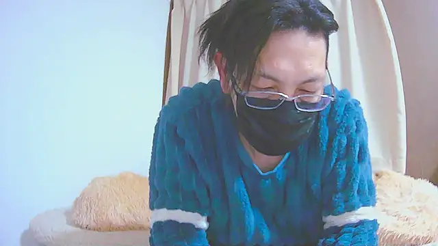 Snapshot of Hideen-real-face chatting on February 23, 11:55 am Hideen-real-face online show from February 23, 11:55 am