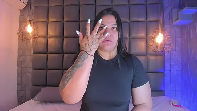 Snapshot of mile_uribe chatting on September 18, 2:03 am mile uribe online show from September 18, 2:03 am