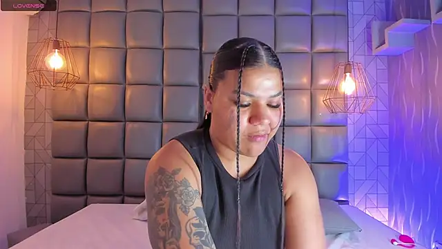 Snapshot of mile_uribe chatting on March 11, 3:47 am mile uribe online show from March 11, 3:47 am