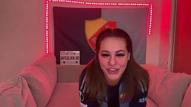 Dif-tjejen online show from November 15, 7:18 pm