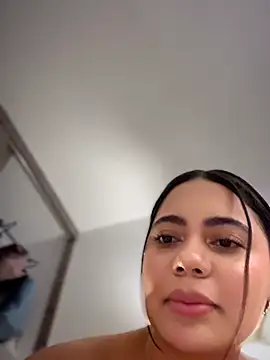 Snapshot of Aryrosee chatting on February 9, 8:18 pm Aryrosee online show from February 9, 8:18 pm