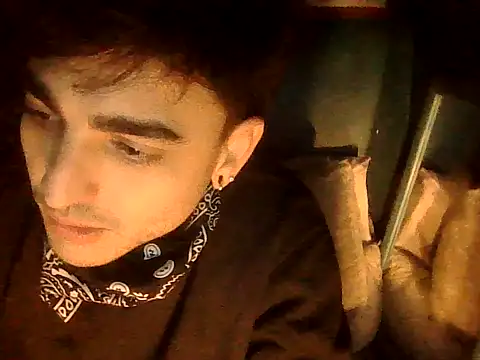 Snapshot of Bezzzzzerr chatting on May 22, 9:51 am Bezzzzzerr online show from May 22, 9:51 am