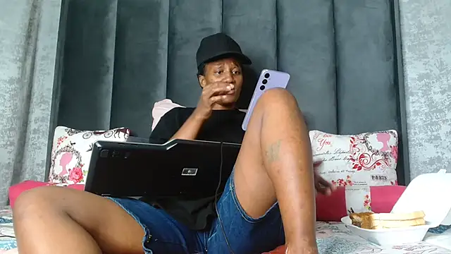 Lucy Blacksilk online show from October 1, 3:27 pm