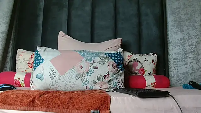 Lucy Blacksilk online show from January 12, 11:53 pm