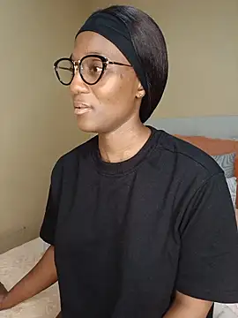 Lucy Blacksilk online show from July 1, 7:58 pm