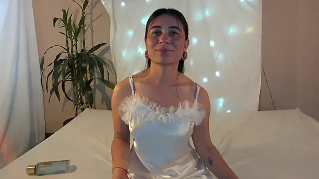 ChloeTurner  online show from February 24, 6:04 pm