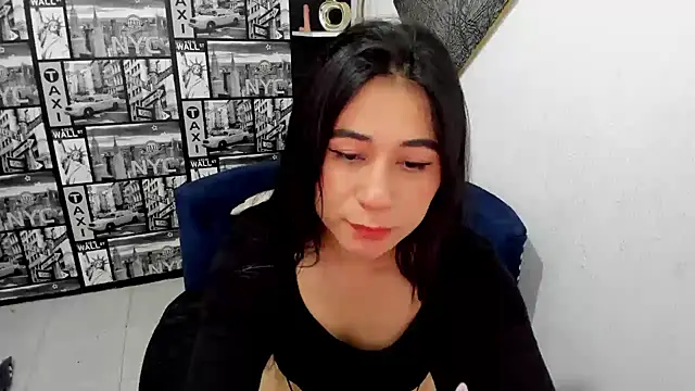 ChloeTurner  online show from March 13, 1:29 pm