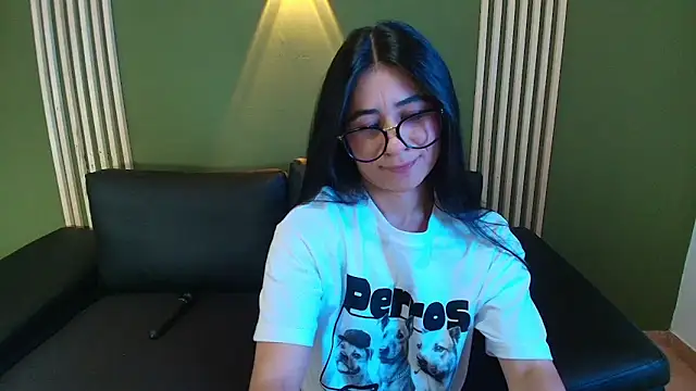ChloeTurner  online show from October 19, 3:26 pm