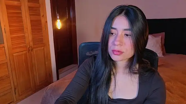 ChloeTurner  online show from February 28, 9:03 pm