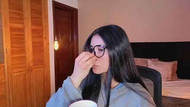 ChloeTurner  online show from April 15, 8:53 pm