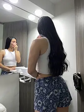 ChloeTurner  online show from March 6, 3:18 pm