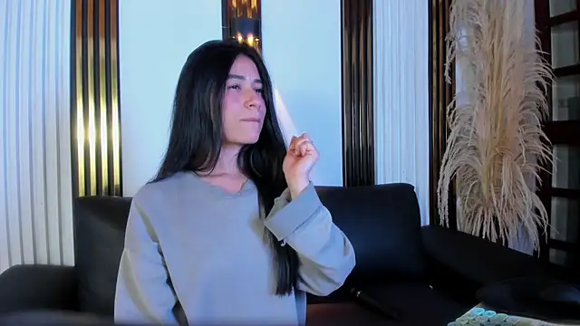 ChloeTurner  online show from March 31, 8:11 pm