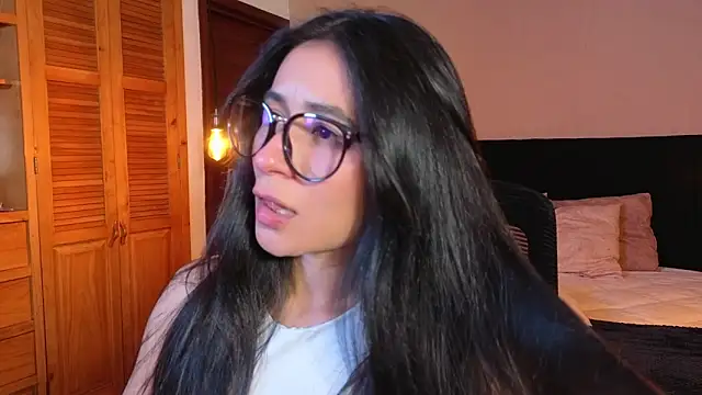 ChloeTurner  online show from April 13, 8:02 pm