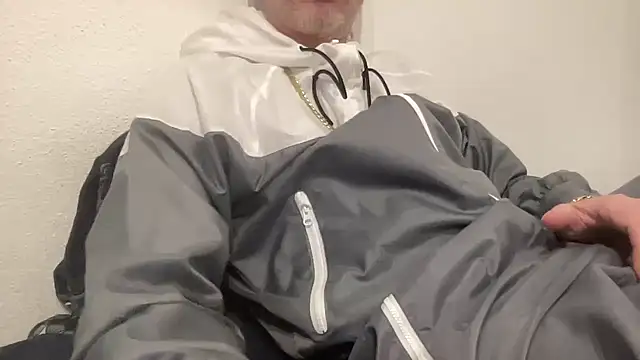 Nikeproll online show from January 10, 11:05 am