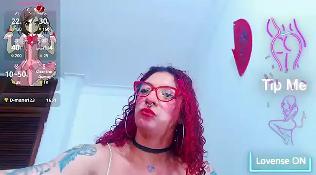 Snapshot of Skarleth77 chatting on February 18, 3:20 pm Skarleth77 online show from February 18, 3:20 pm