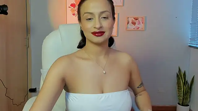 Elena Ruiz online show from January 5, 7:07 pm