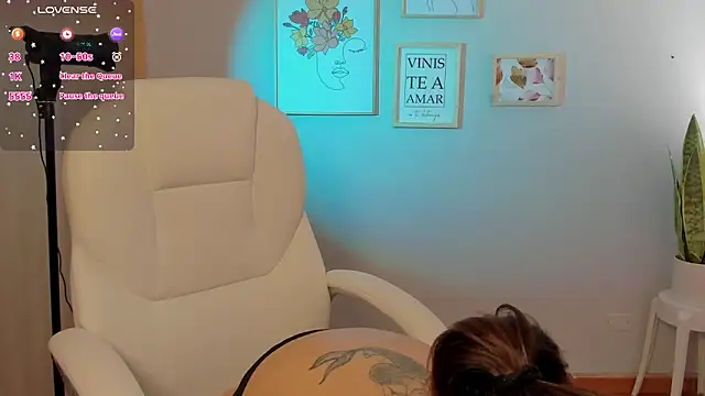 Elena Ruiz online show from February 6, 7:18 pm