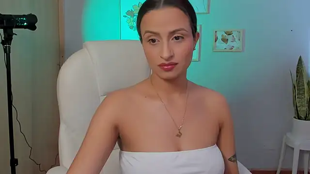 Elena Ruiz online show from January 21, 7:50 pm