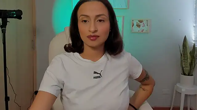 Elena Ruiz online show from January 23, 6:45 pm