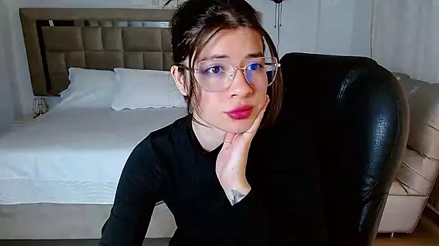 zoecruzz online show from January 15, 3:26 pm