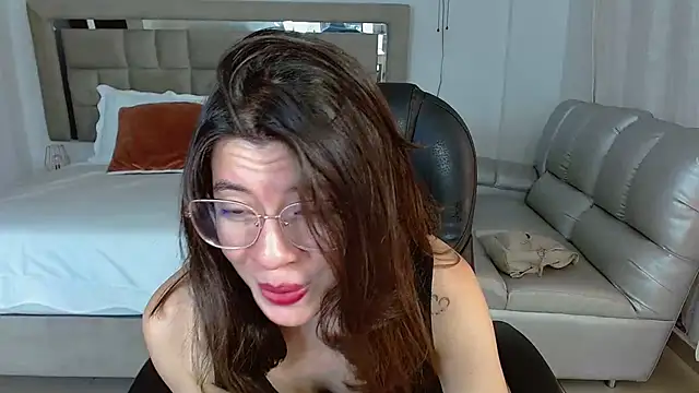 zoecruzz online show from January 14, 4:32 pm