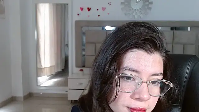 zoecruzz online show from September 24, 2:34 pm