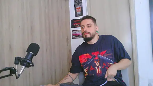 Aaron kwok28 online show from February 16, 9:56 pm