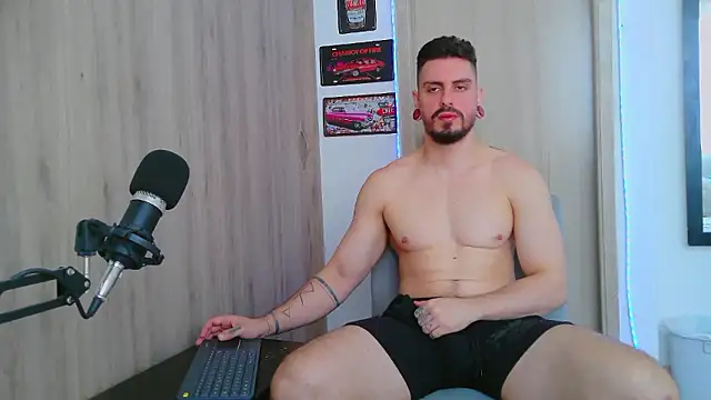 Aaron kwok28 online show from January 13, 6:56 pm