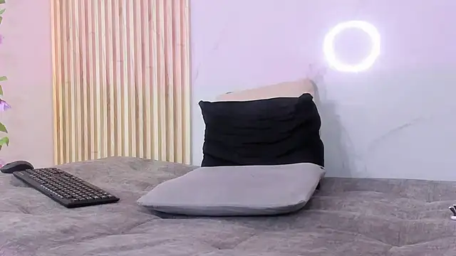 Snapshot of Aria_montgomeri chatting on March 22, 4:58 pm Aria montgomeri online show from March 22, 4:58 pm