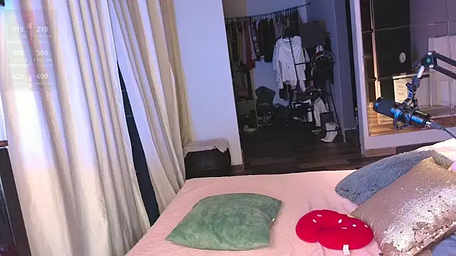 greyslopez online show from November 5, 10:46 pm