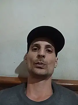 Snapshot of sebasosa84 chatting on June 30, 4:40 pm sebasosa84 online show from June 30, 4:40 pm