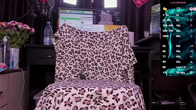 Snapshot of Raissa_sky26 chatting on October 31, 3:47 am Raissa sky26 online show from October 31, 3:47 am