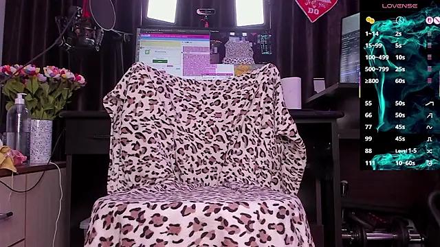 Raissa sky26 online show from February 24, 3:40 am