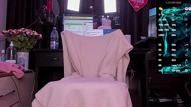 Raissa sky26 online show from December 5, 3:38 am