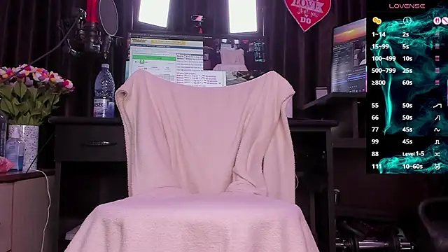 Raissa sky26 online show from December 15, 3:45 am