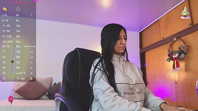 Snapshot of _gaby2 chatting on December 20, 11:57 am gaby2 online show from December 20, 11:57 am