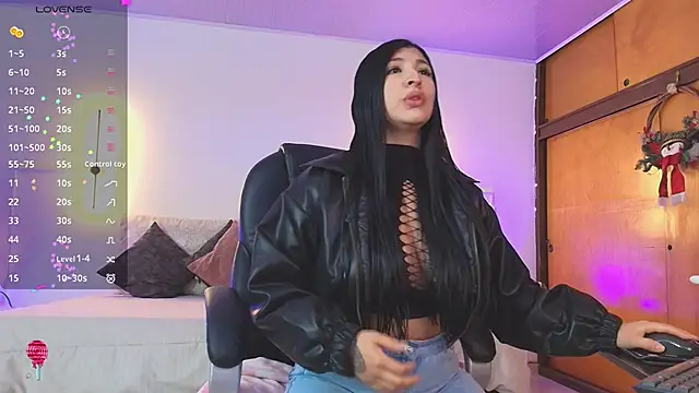 Snapshot of _gaby2 chatting on January 16, 11:25 am gaby2 online show from January 16, 11:25 am