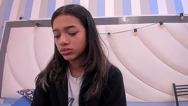 BritneyCollins online show from April 10, 1:18 pm