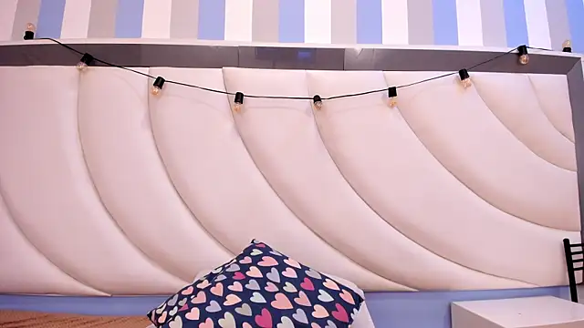 BritneyCollins online show from April 7, 12:51 pm