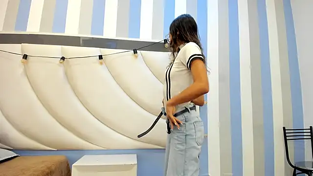 BritneyCollins online show from April 4, 2:56 pm