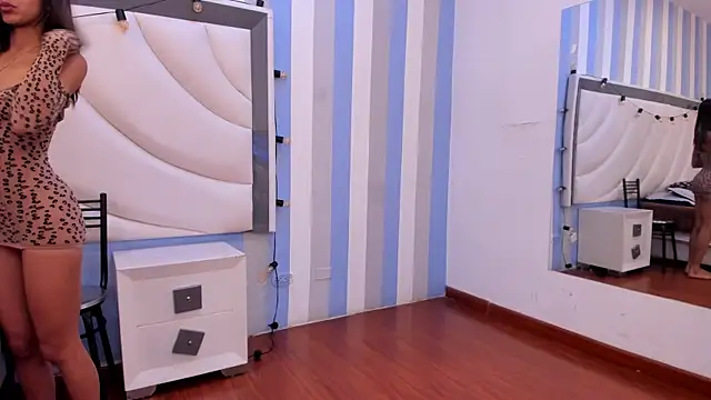 BritneyCollins online show from April 9, 1:28 pm