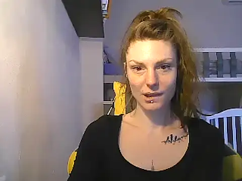Snapshot of Feli_blue chatting on January 30, 9:36 am Feli blue online show from January 30, 9:36 am